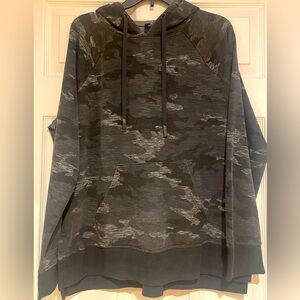 ⭐️3/$15⭐️Athletic Works camouflage hoodie XXL